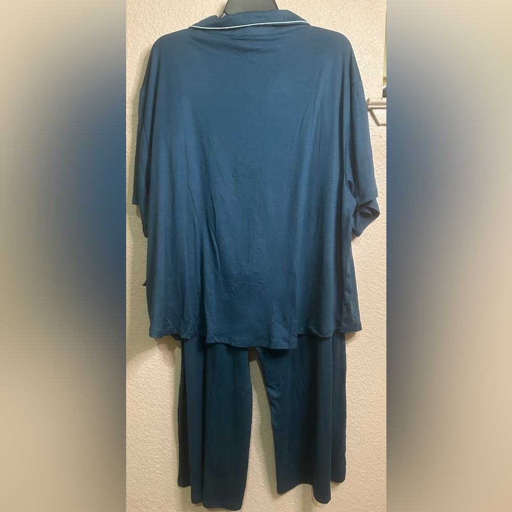 Pajamas Set - Picture 2 of 2